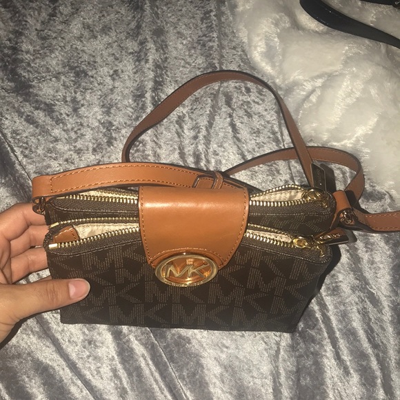 Michael Kors wallet purse - Picture 2 of 3